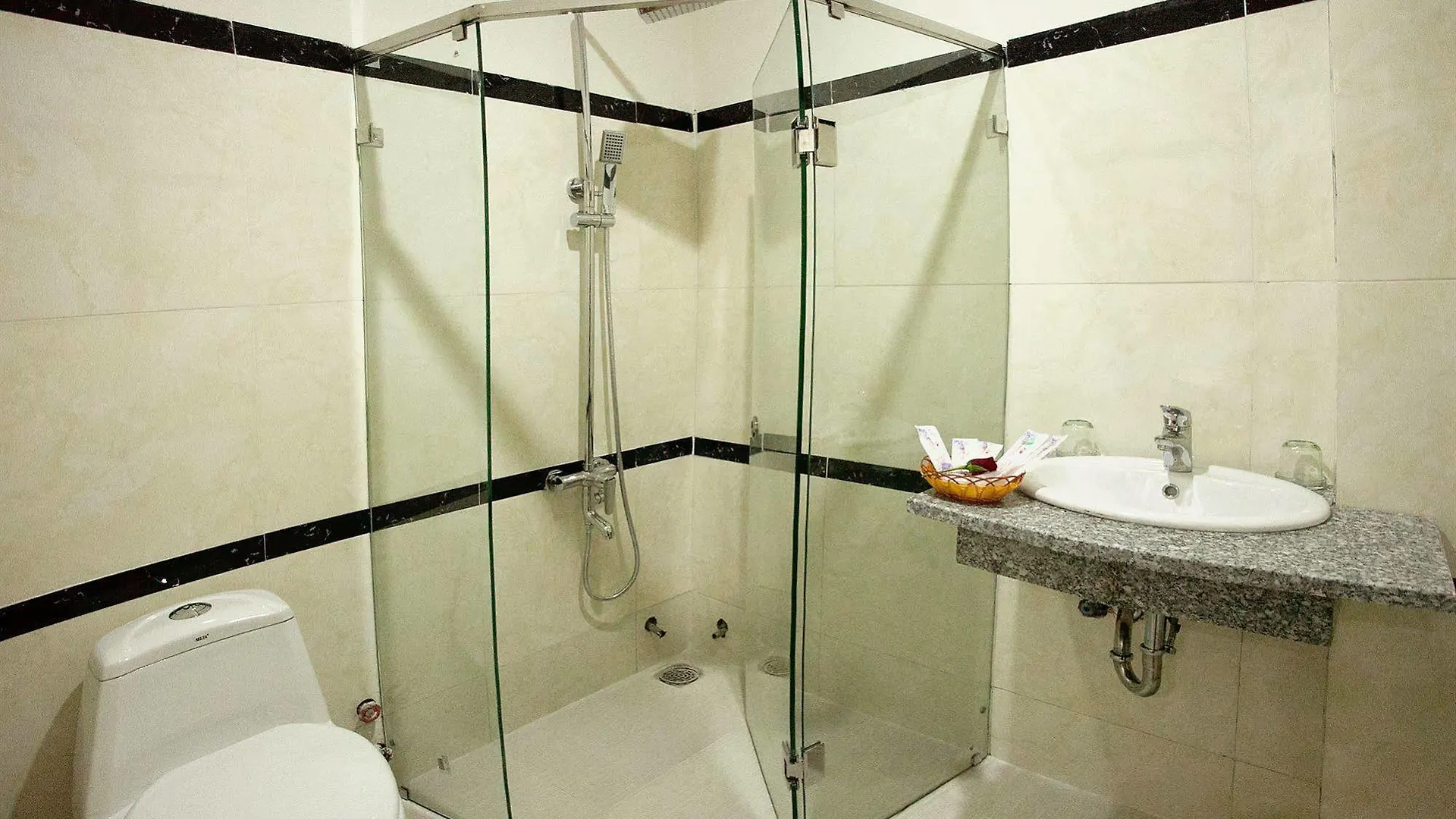 Galaxy 3 Hotel نها ترانج 3*,